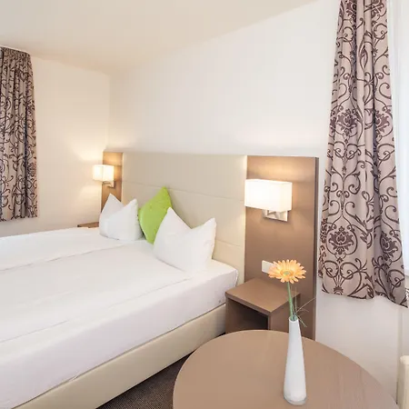 City Hotel Freiburg 4*